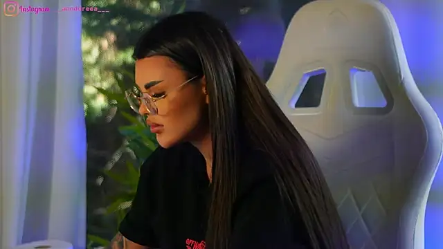 perfectt33n online show from January 23, 10:22 am