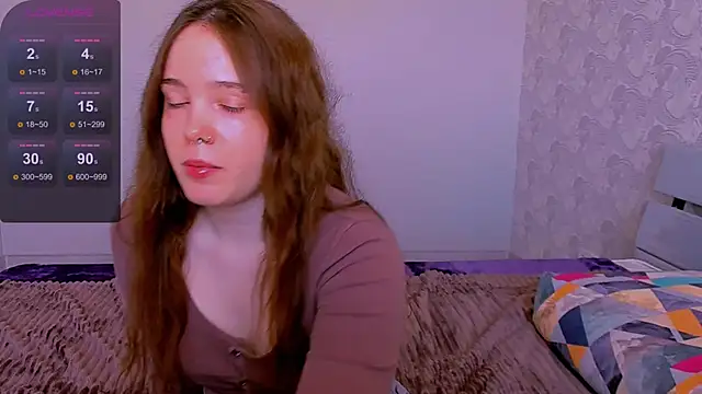 Snapshot of Janie_JJ_Curvie chatting on May 20, 3:45 am Janie JJ Curvie online show from May 20, 3:45 am