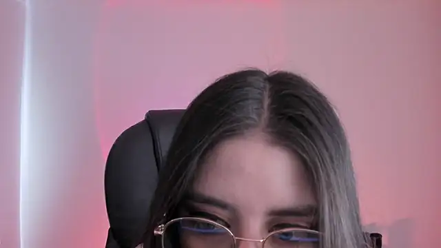 HazelKush online show from September 22, 4:20 pm