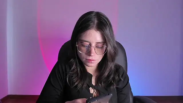 HazelKush online show from September 23, 7:06 pm