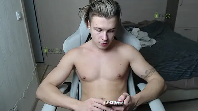 Snapshot of Sunny-Girl1 chatting on February 3, 4:31 pm Sunny-Girl1 online show from February 3, 4:31 pm