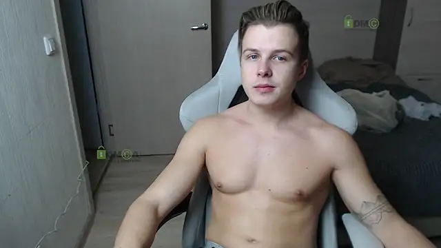 Snapshot of Sunny-Girl1 chatting on February 9, 6:05 pm Sunny-Girl1 online show from February 9, 6:05 pm