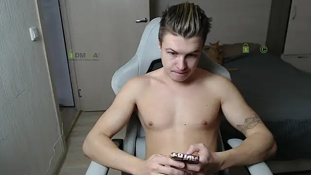 Snapshot of Sunny-Girl1 chatting on February 25, 6:47 am Sunny-Girl1 online show from February 25, 6:47 am