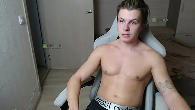 Snapshot of Sunny-Girl1 chatting on March 2, 7:23 pm Sunny-Girl1 online show from March 2, 7:23 pm