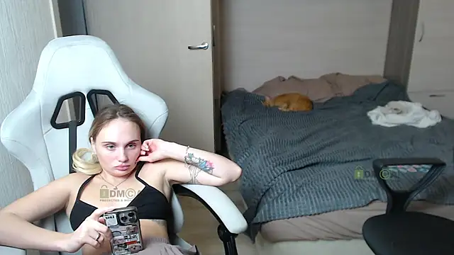 Snapshot of Sunny-Girl1 chatting on March 6, 7:10 pm Sunny-Girl1 online show from March 6, 7:10 pm