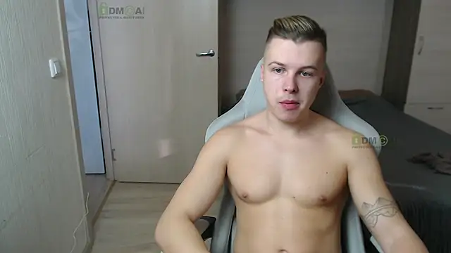 Snapshot of Sunny-Girl1 chatting on March 15, 6:58 am Sunny-Girl1 online show from March 15, 6:58 am