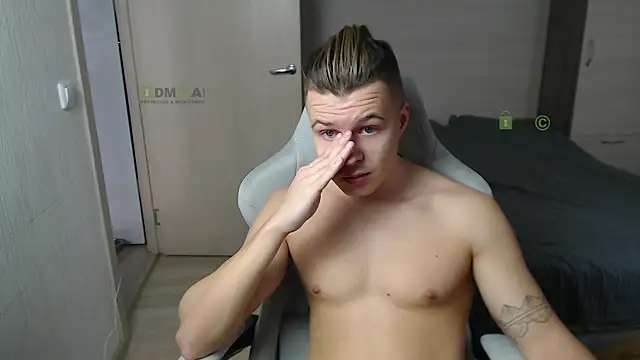 Snapshot of Sunny-Girl1 chatting on March 19, 7:29 am Sunny-Girl1 online show from March 19, 7:29 am