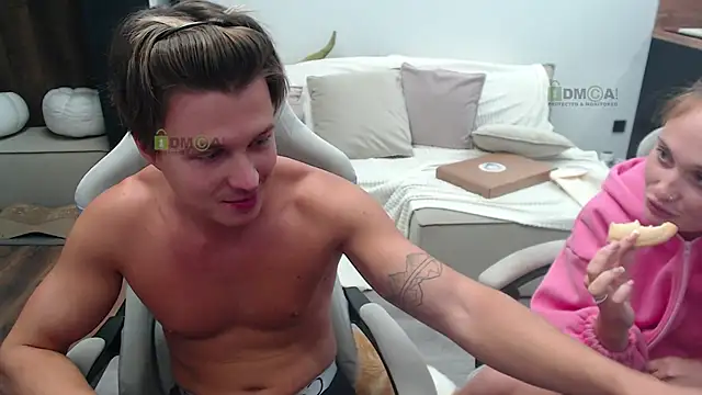 Snapshot of Sunny-Girl1 chatting on October 5, 5:33 pm Sunny-Girl1 online show from October 5, 5:33 pm