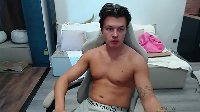 Snapshot of Sunny-Girl1 chatting on October 8, 6:33 am Sunny-Girl1 online show from October 8, 6:33 am