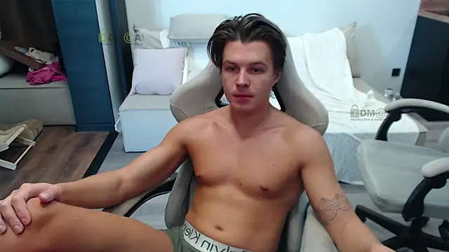 Snapshot of Sunny-Girl1 chatting on October 12, 5:50 am Sunny-Girl1 online show from October 12, 5:50 am