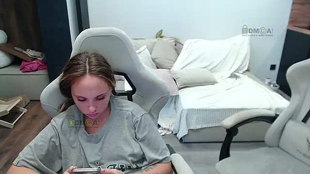 Snapshot of Sunny-Girl1 chatting on October 16, 7:53 am Sunny-Girl1 online show from October 16, 7:53 am