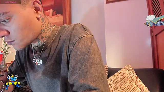 Snapshot of ImDominike chatting on November 29, 6:27 am ImDominike online show from November 29, 6:27 am