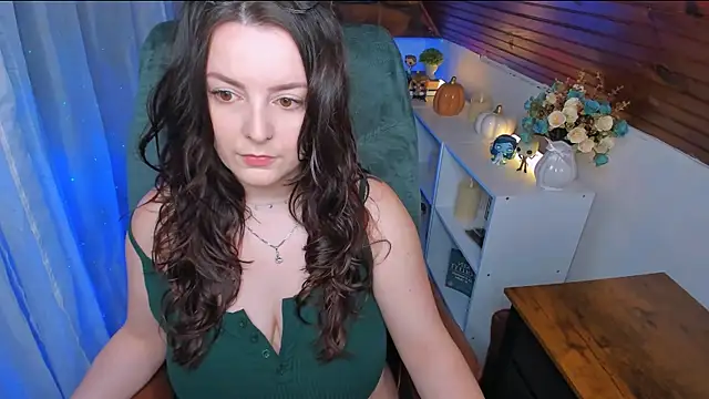 Snapshot of ErinMarshall chatting on April 2, 9:29 am ErinMarshall online show from April 2, 9:29 am