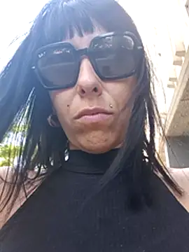 Snapshot of misscectito13 chatting on May 26, 1:51 pm misscectito13 online show from May 26, 1:51 pm