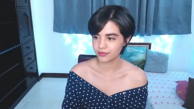 mia collins x online show from April 17, 2:36 am