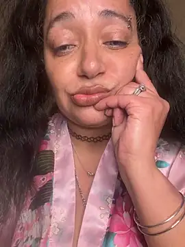 PichyPrettyPussy online show from December 19, 8:05 pm