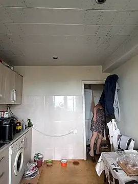  lady red  online show from September 15, 6:24 am