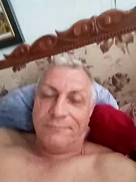  lady red  online show from April 1, 5:19 am