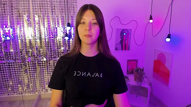 Snapshot of ElizaMild chatting on December 20, 4:46 pm ElizaMild online show from December 20, 4:46 pm