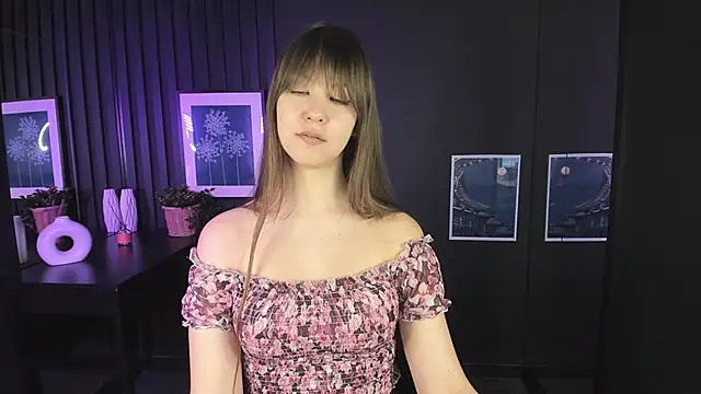 Snapshot of ElizaMild chatting on February 4, 4:39 pm ElizaMild online show from February 4, 4:39 pm