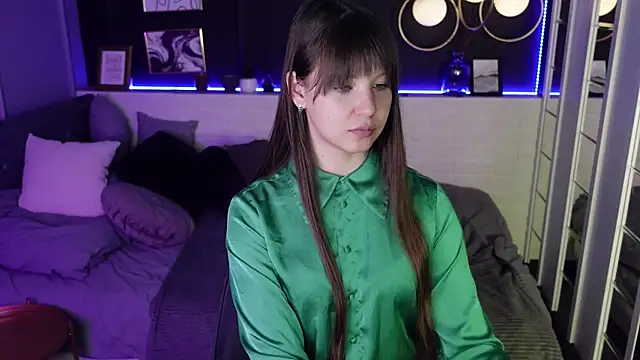 Snapshot of ElizaMild chatting on February 21, 4:48 pm ElizaMild online show from February 21, 4:48 pm