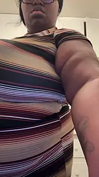 Anni123lolxh online show from November 8, 11:47 pm