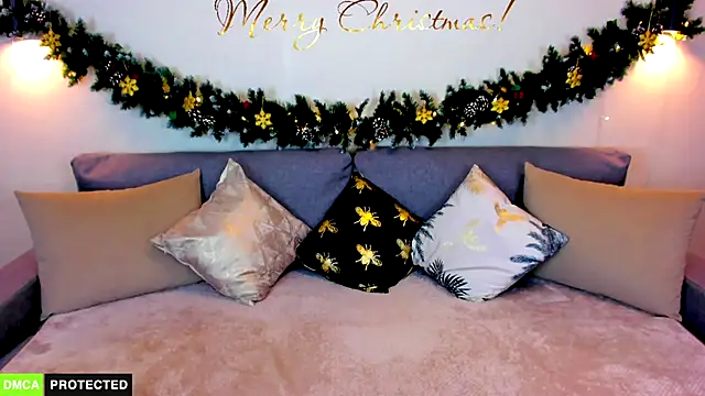 Snapshot of TheWoman__ chatting on December 28, 1:28 pm TheWoman   online show from December 28, 1:28 pm