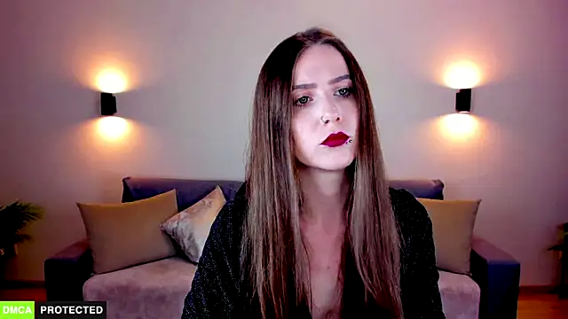 TheWoman   online show from February 9, 7:07 pm