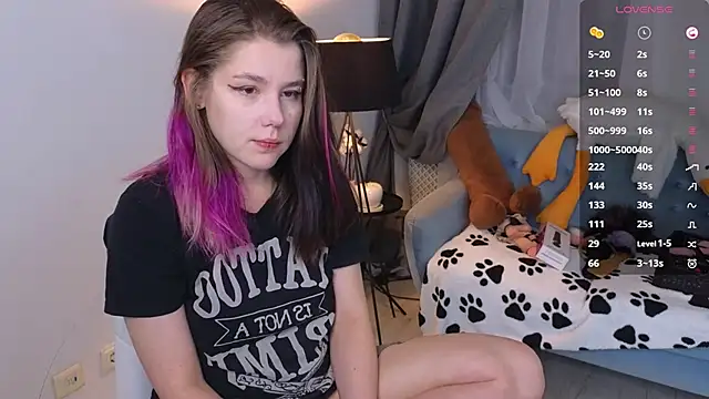 Snapshot of Mira_Falls chatting on October 9, 5:38 am Mira Falls online show from October 9, 5:38 am