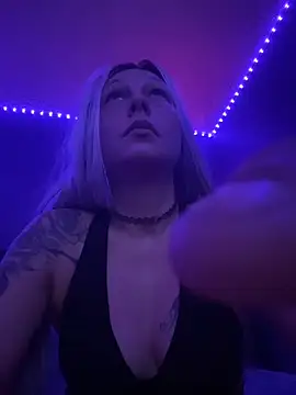 Snapshot of Babii_Nova chatting on November 25, 11:16 pm Babii Nova online show from November 25, 11:16 pm