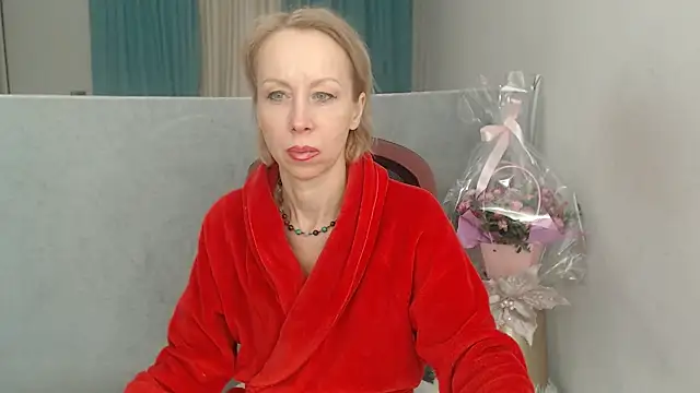 LuxuryNika online show from February 5, 5:39 pm