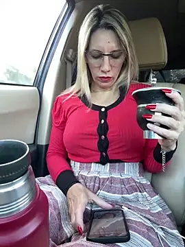 Snapshot of Gatitacarlita chatting on December 27, 10:01 am Gatitacarlita online show from December 27, 10:01 am