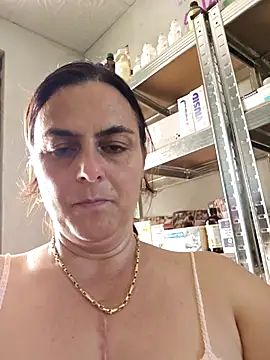 Snapshot of IsabelleCraft chatting on June 29, 10:15 am IsabelleCraft online show from June 29, 10:15 am