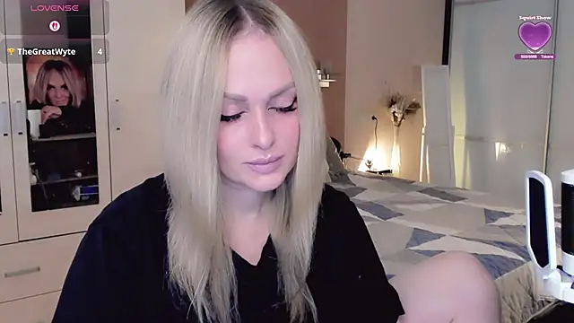 Libby Nora online show from October 27, 10:08 am