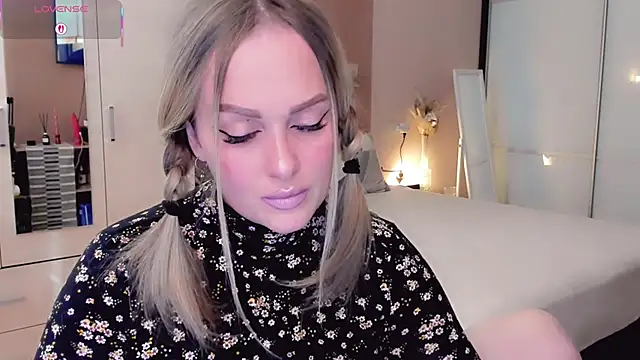 Libby Nora online show from April 22, 11:56 am