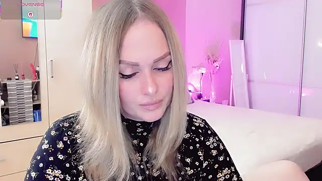 Libby Nora online show from April 27, 11:30 am