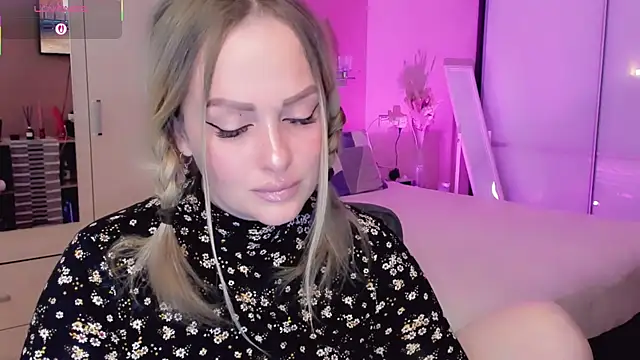 Libby Nora online show from April 28, 9:25 am