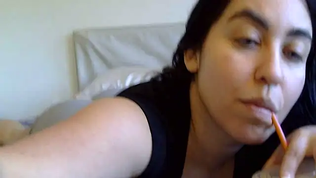 Snapshot of WetFlower69 chatting on December 31, 1:19 pm WetFlower69 online show from December 31, 1:19 pm