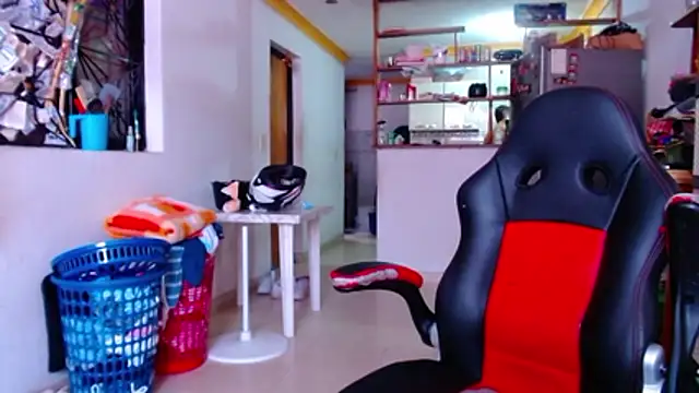 Snapshot of Lion_Grrr chatting on November 9, 2:37 pm Lion Grrr online show from November 9, 2:37 pm