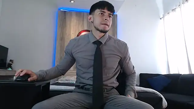 Andrew 4  online show from February 20, 6:35 pm