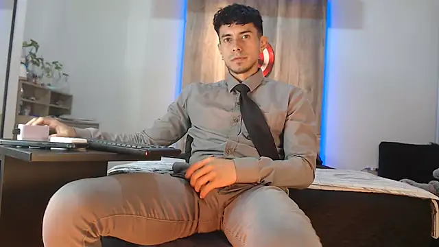 Andrew 4  online show from October 7, 3:04 am