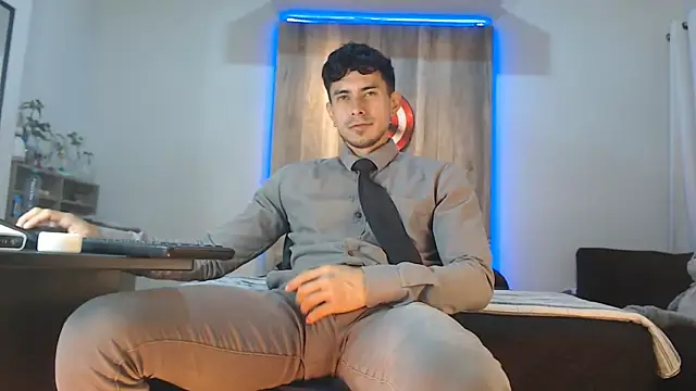 Andrew 4  online show from October 11, 2:44 am