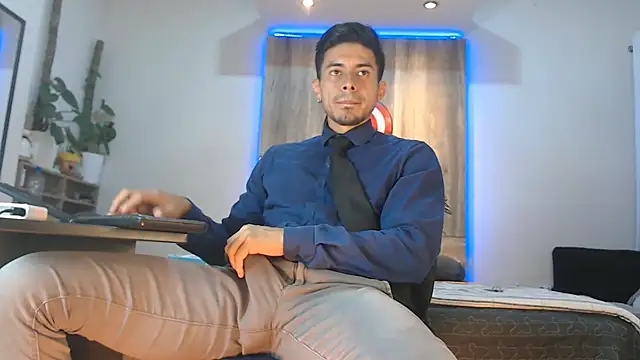 Andrew 4  online show from February 7, 3:10 am