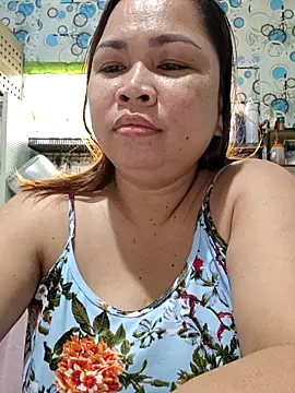 Snapshot of XXLorie_02 chatting on June 16, 11:29 pm XXLorie 02 online show from June 16, 11:29 pm