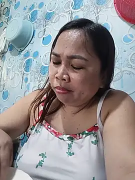 Snapshot of XXLorie_02 chatting on July 21, 12:24 am XXLorie 02 online show from July 21, 12:24 am