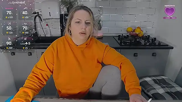 erikaerika online show from February 16, 12:01 pm