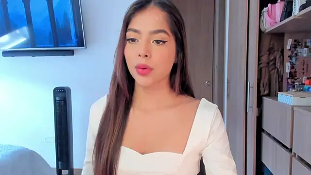 AmyDavis  online show from June 12, 5:01 pm