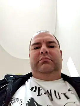 Snapshot of Andrew1900529 chatting on November 11, 10:15 am Andrew1900529 online show from November 11, 10:15 am