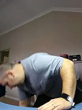 Snapshot of Andrew1900529 chatting on November 28, 8:06 am Andrew1900529 online show from November 28, 8:06 am