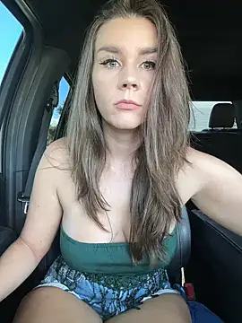 MaggyMayI online show from October 14, 4:19 pm